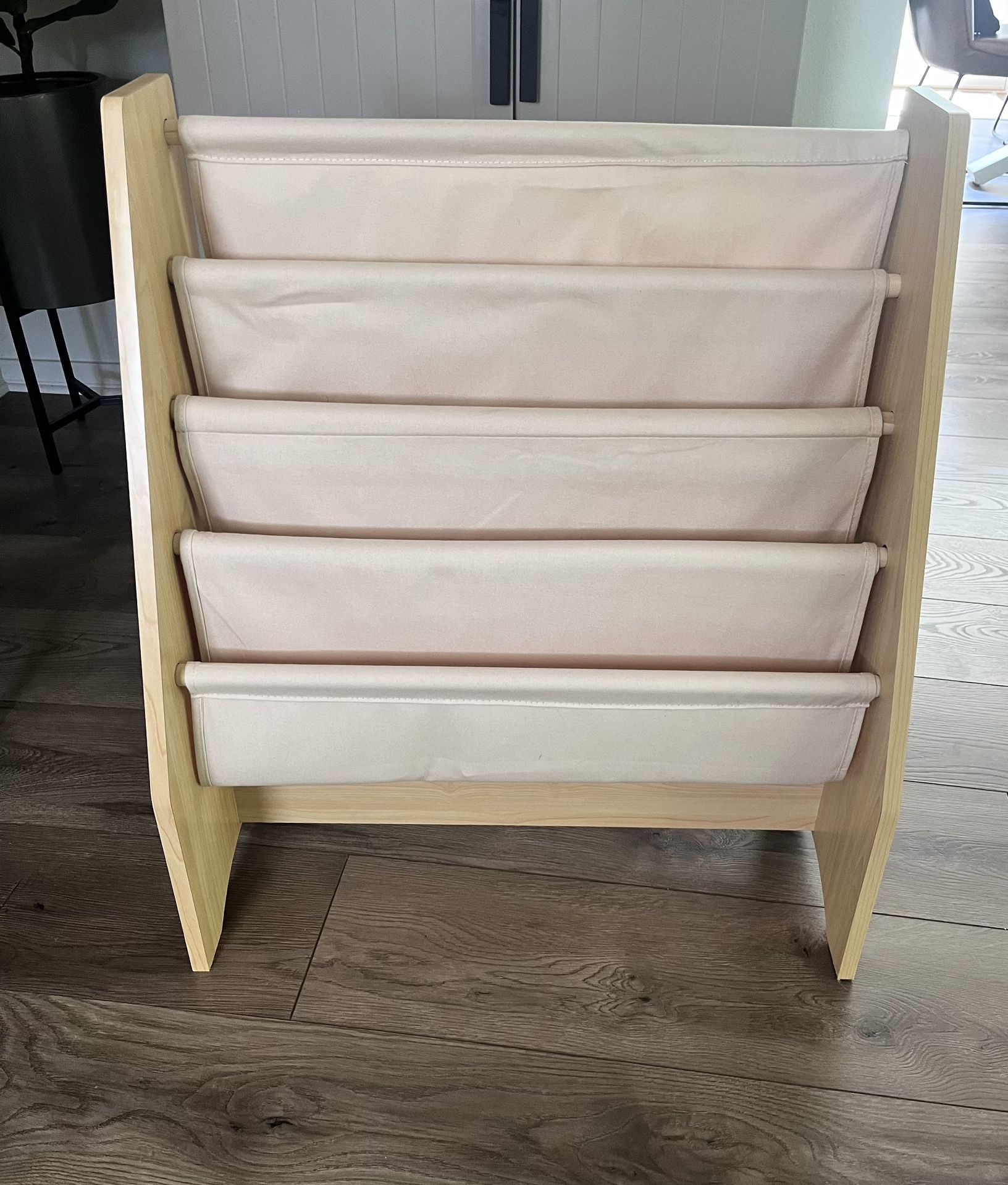 Kid Kraft Book Shelf