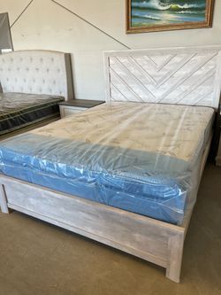 New Quenn bed with Mattres ready to delivery 🚚