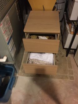 Nightstand with 2 drawers
