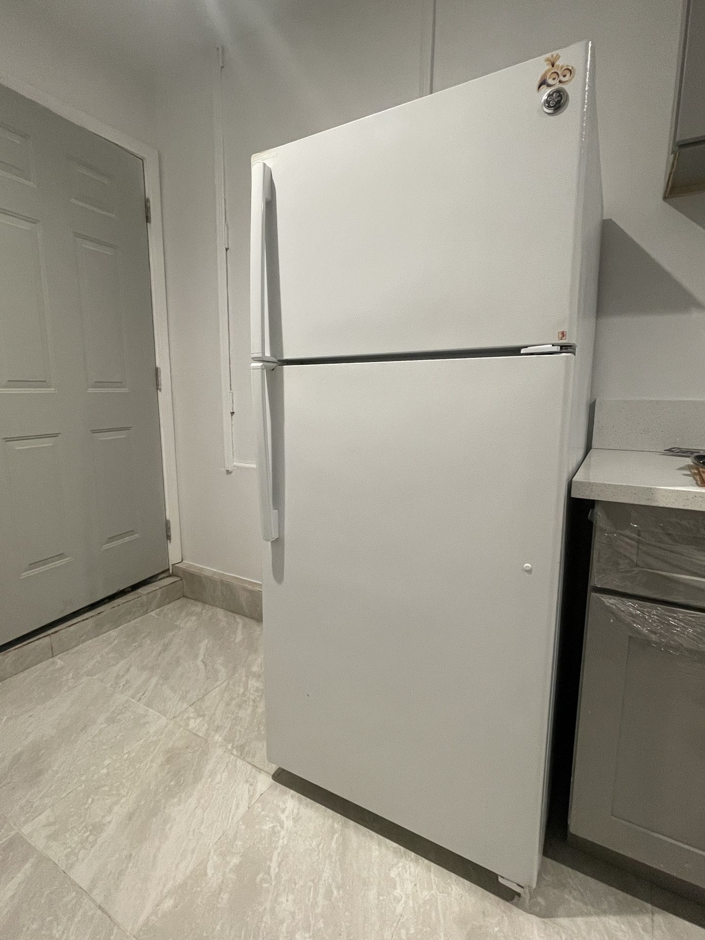 GE Refrigerator