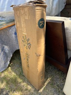 Zinus( K ) Bed Frame and Mattress