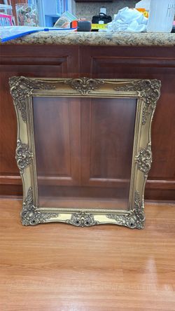 Large Ornate Antique-Style Gold Picture Frame
