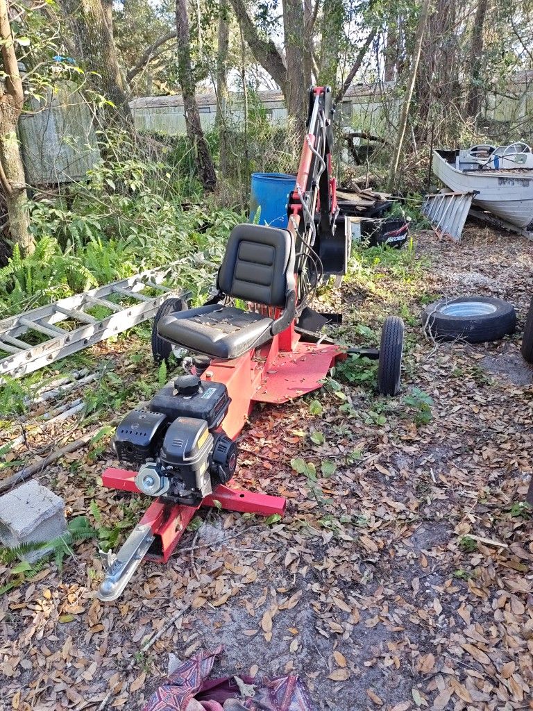 Backhoe Digger And Very Good Shape Motor Starts Right Up
