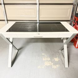 Drawing desk 
