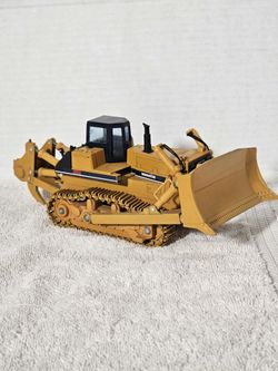 Collectable Komatso D475A Dozer 1:50 Scale