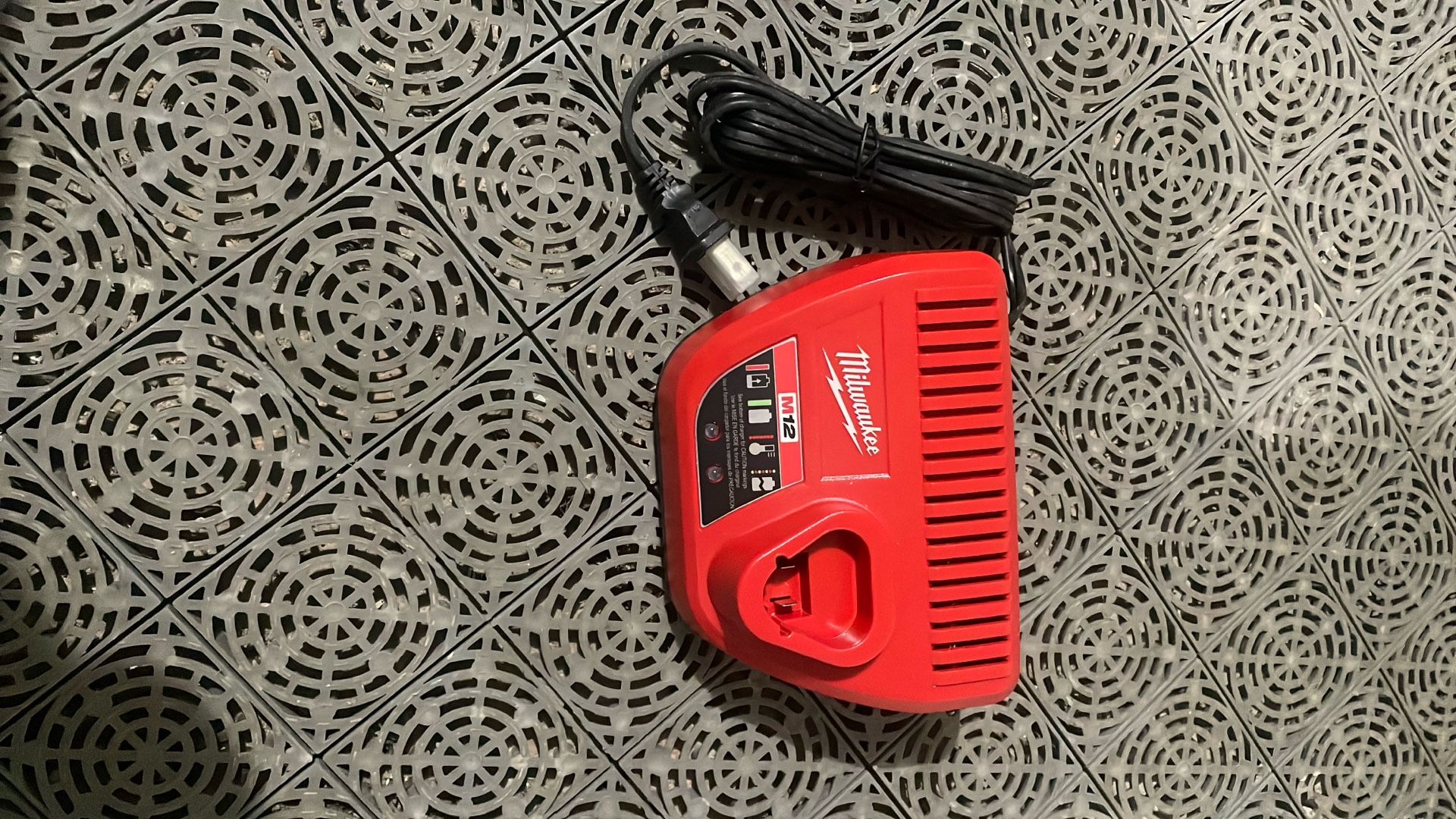 Milwaukee M12 Charger