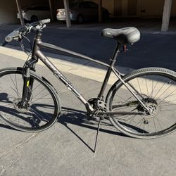 Specialized Crosstrail Bike