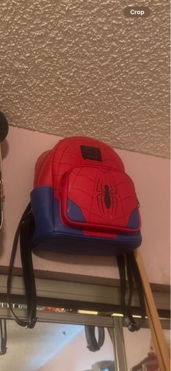 Disneyland Spiderman Lounge fly