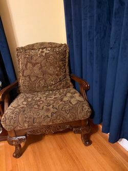 2 Vintage Accent Chairs