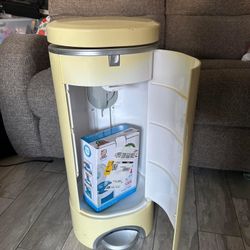Free Diaper pail