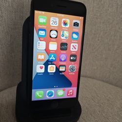 iPhone8 64G unlocked for any carrier very good condition