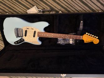 MIJ Fender Mustang 65 Daphne Blue