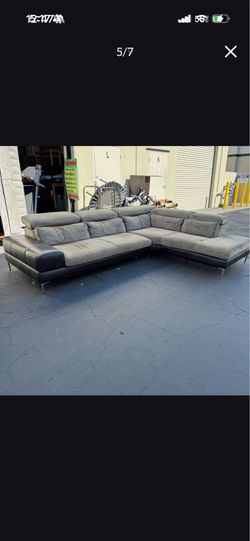 Modern 2 piece Large Sectional Sofa with Adjustable Headrest Good Condition