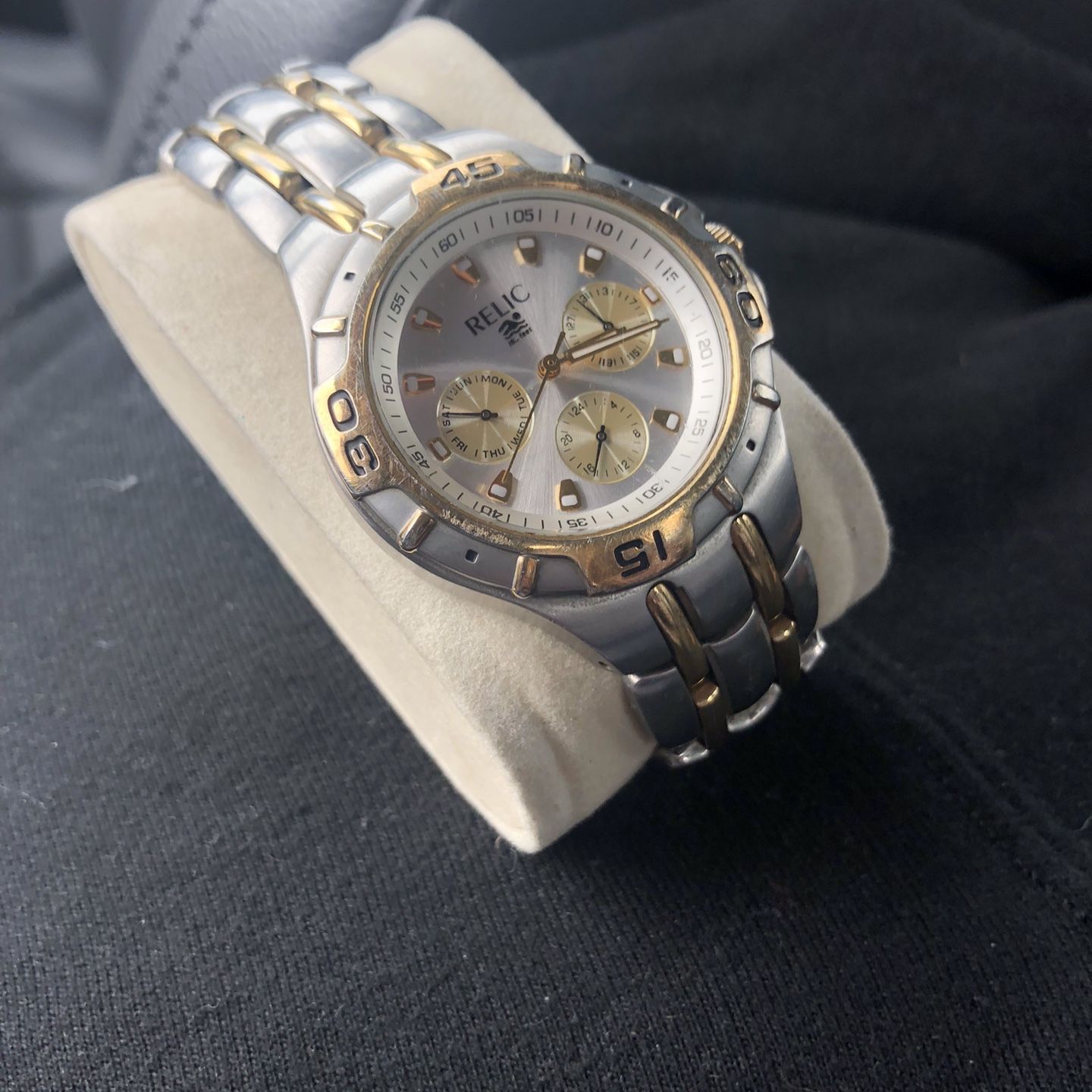 Relic wet deals watch price