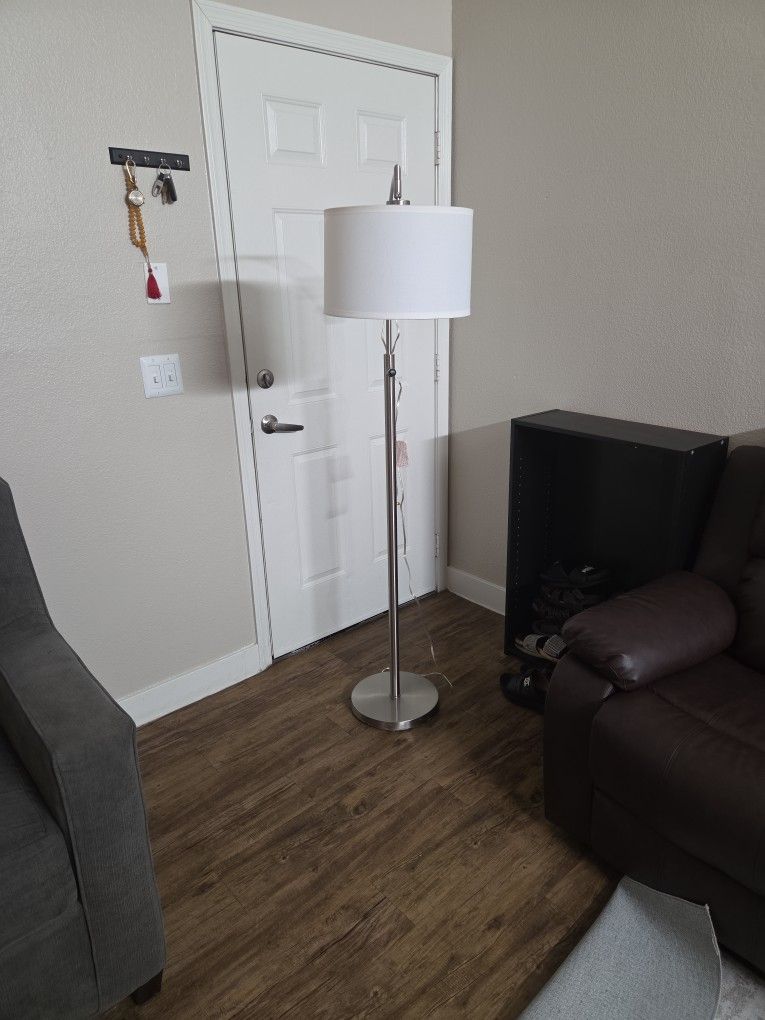 6 Lamps 3 Tall 3 Short. READ DESCRIPTION