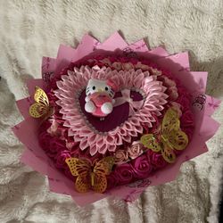 large pink hello kitty bouquet 