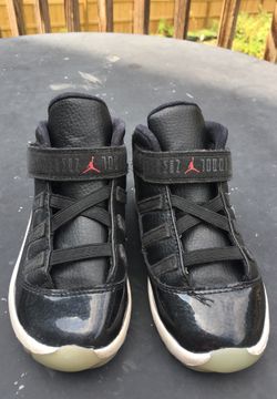Kids size 9C Nike Jordan shoes
