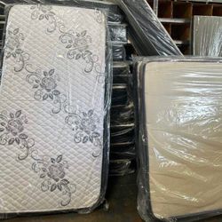 Deluxe brand twin size mattress set