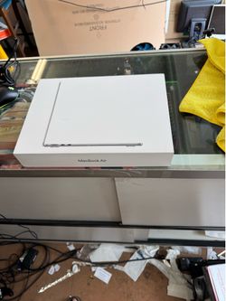 Apple MacBook Air 13.6” M3 2024 16GB 512GB Blue 100% Battery 2 Cycles Apple Certified Refurbished