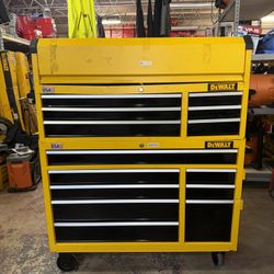 DeWalt 52 in Rolling Tool Chest