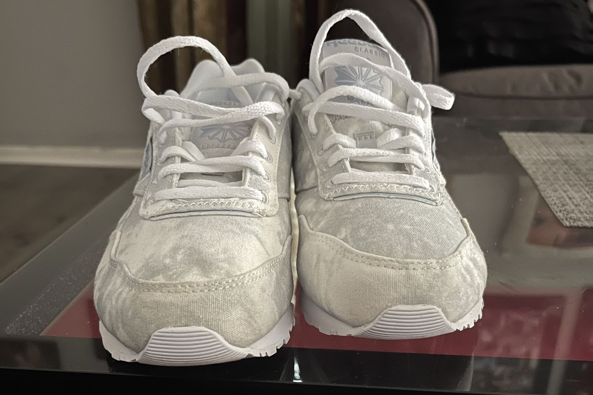 BRAND NEW WOMEN REEBOK CLASSICS…SIZE 7