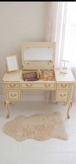 Custom vintage Bassett vanity