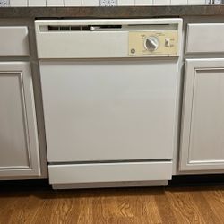 GE White Dishwasher - All Offers Welcome! 