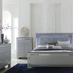 Bed With Mattress And Chest With Mirror