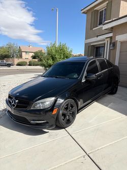 2011 Mercedes-Benz C-Class Black Sedan