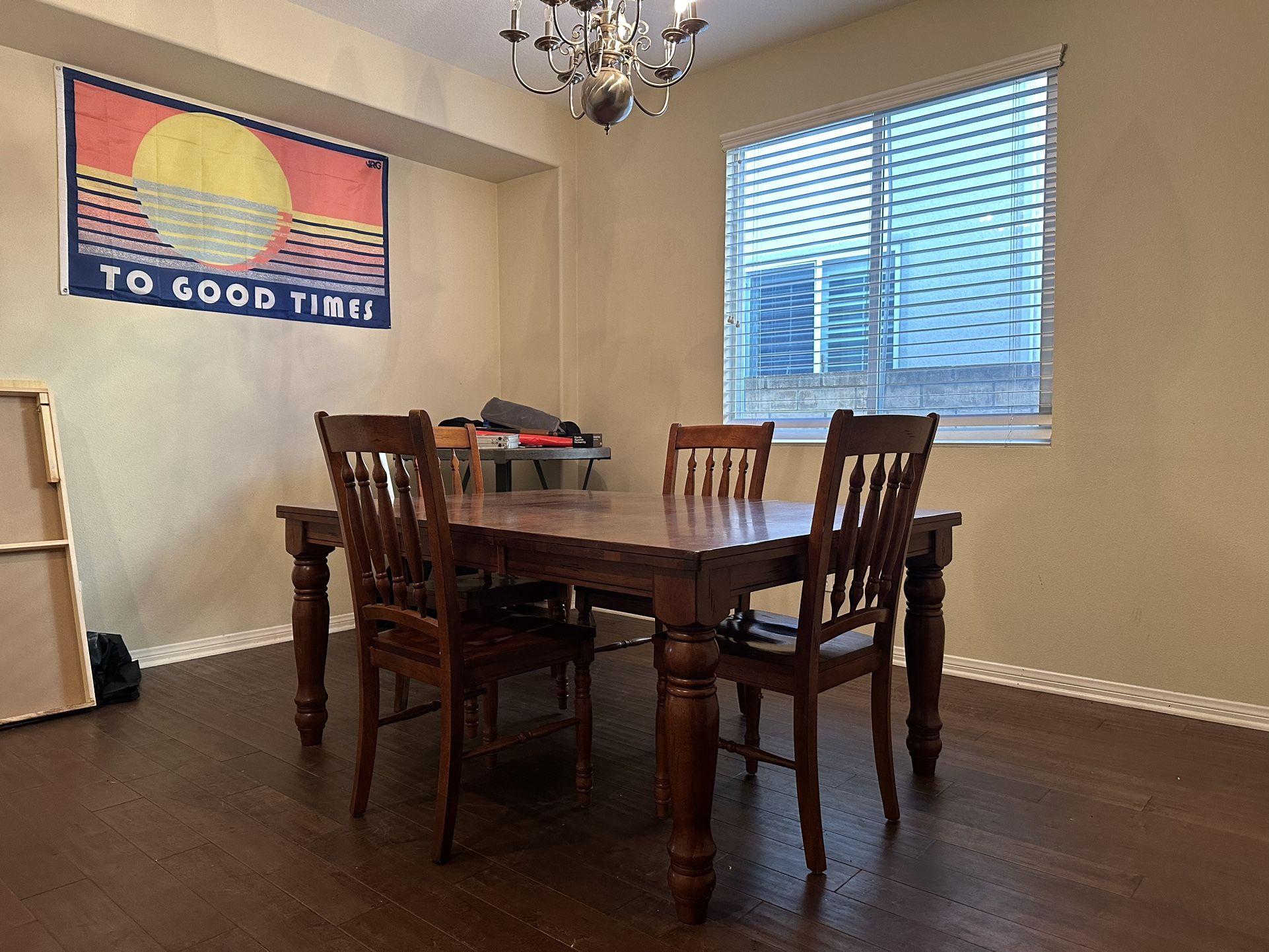 Dining Room Heavy Wood Table With 6 Wooden Chairs 