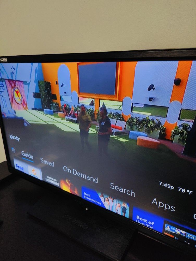 oCOSMO CE3230 32-Inch 720p 60Hz LED TV