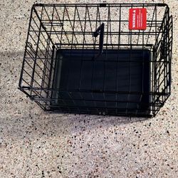 Small Dog Crate Like New My Dog Is A Little To Big 