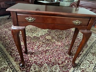 Colonial style entry table