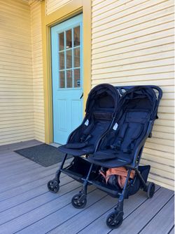 Mom Push Double Stroller  (mompush)