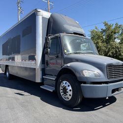 2024 Freightliner M2