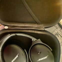 Bose Headphone And Beat 