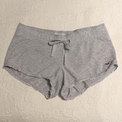Hollister Y2K Low Rise Ruffle Shorts, Size M