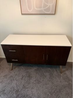 Walnut veneer sideboard / buffet / credenza