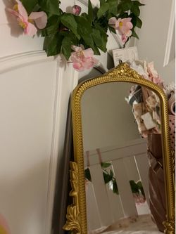 Gold mirror