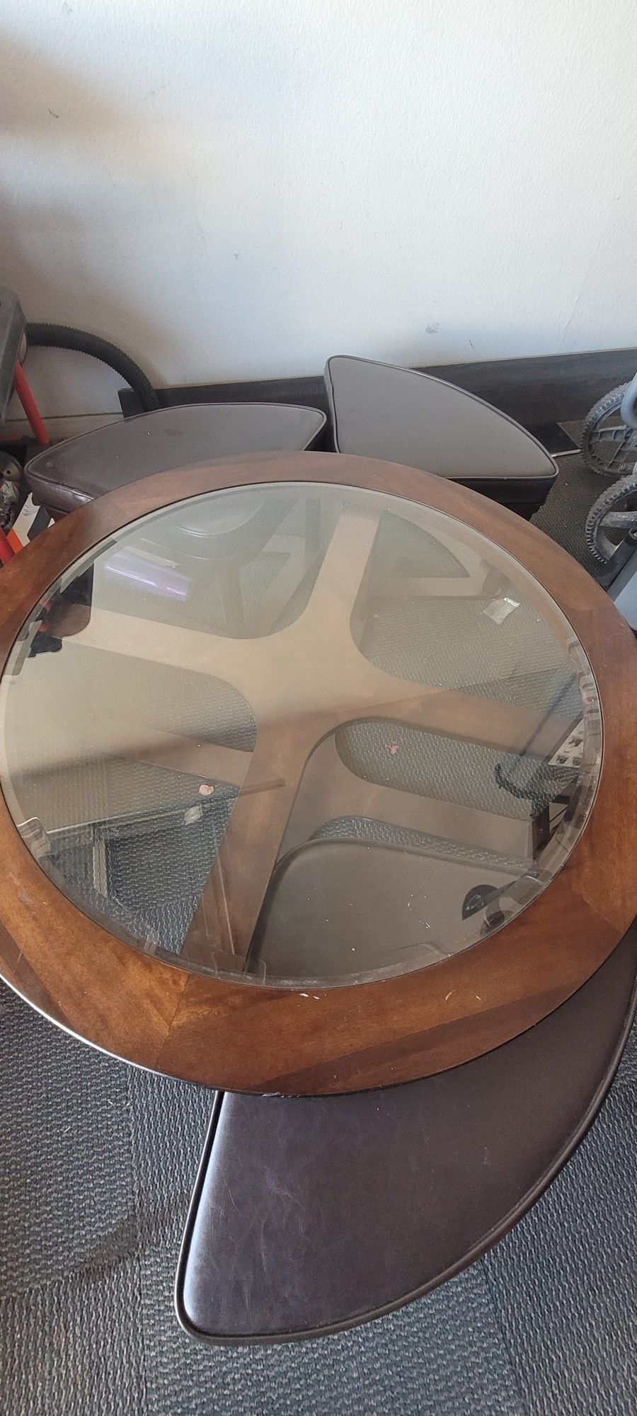 Table With 4 Small Stools Like New 
