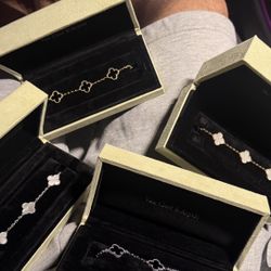 Van Cleef Clover Braclet Men/Women