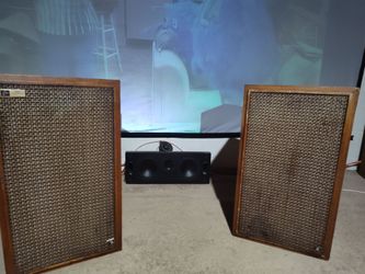 The Fisher Vintage Floor Speakers Pair