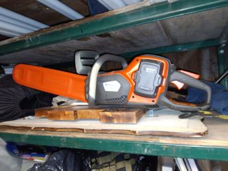 Husqvarna Battery-Powered Chainsaw
