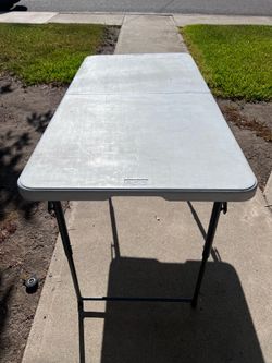 * 🧨 4th of July Ready!! Picnic Table.  (Foldable 4feet x 2feet