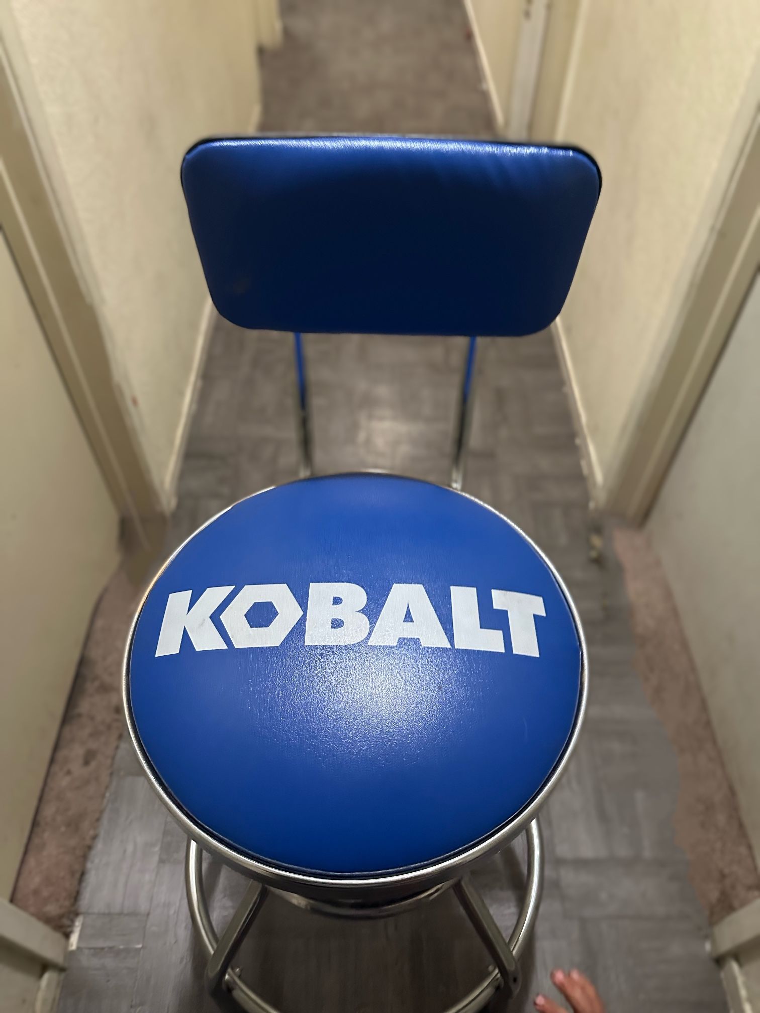 KOBALT Adjustable Shop Chair 