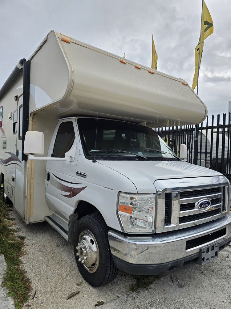 2015 Ford E350 Motor home