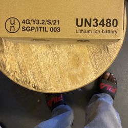 Ryobi 40 Volts Lithium Batteries And Charger 