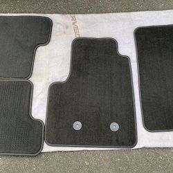 Chevy Colorado OEM 4 PC Floor Mats - New 2016 for Extended / Crew / Cab  fits other years  