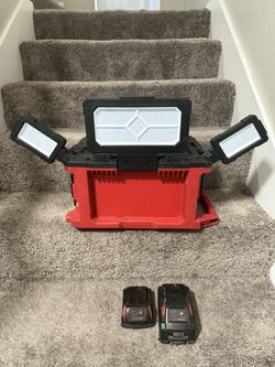 Milwaukee Cordless 3000 Lumen Flood Light
