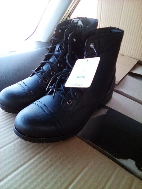 woman's working boots